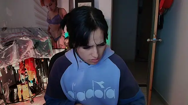 TinnaDawsom online show from February 2026 11:48:01 PM