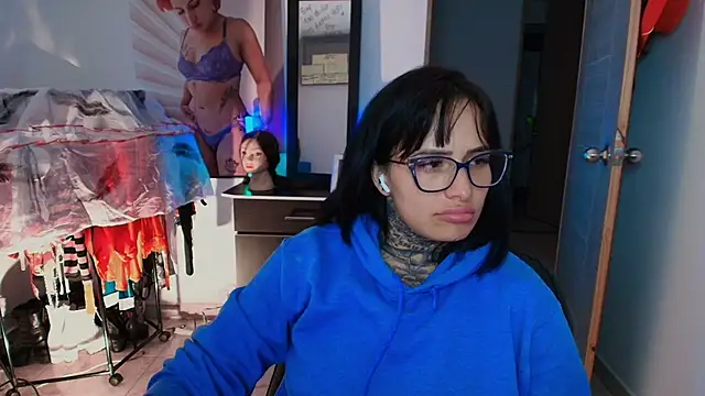 TinnaDawsom online show from February 2026 02:53:01 AM