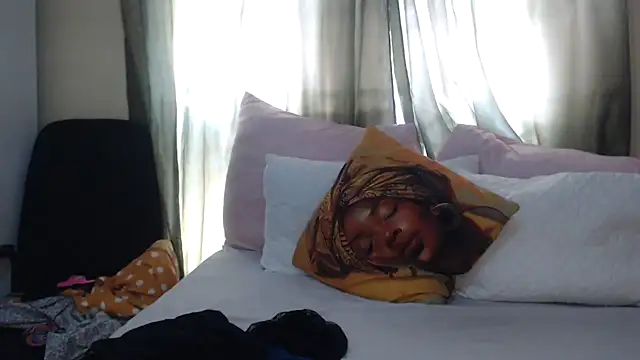 Foxybrownxx1 online show from February 2026 06:57:02 AM