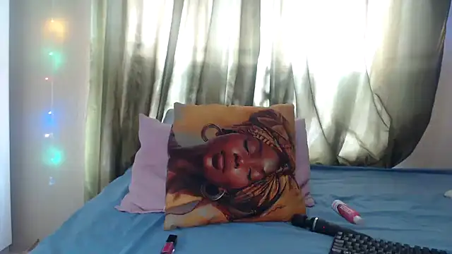 Foxybrownxx1 online show from December 2025 09:44:01 AM