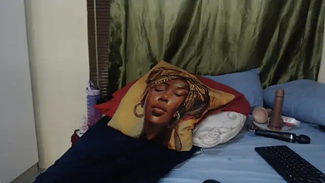 Foxybrownxx1 online show from April 2026 07:20:02 PM