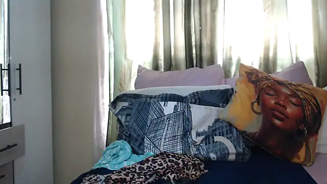 Foxybrownxx1 online show from November 2025 07:08:01 AM