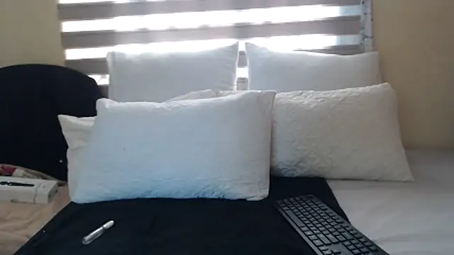 Foxybrownxx1 online show from June 2026 06:13:01 AM