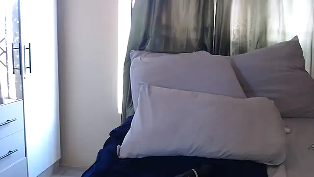 Foxybrownxx1 online show from February 2026 06:44:01 AM