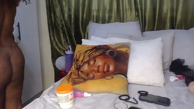 Foxybrownxx1 online show from March 2026 06:15:02 PM