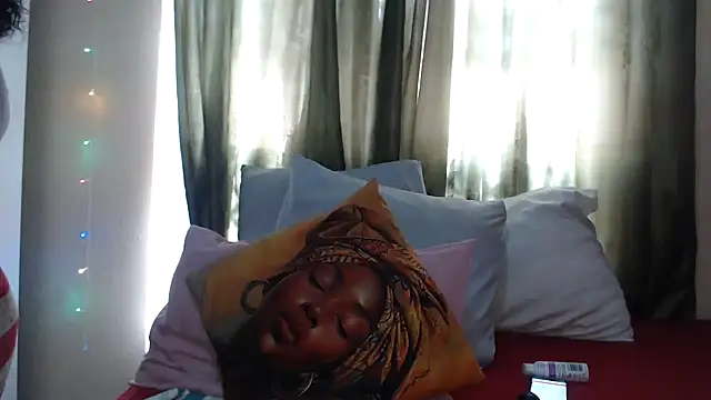 Foxybrownxx1 online show from December 2025 06:29:01 AM