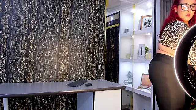 Snapshot of MirandaRossi chatting on October 2025 02:49:02 AM MirandaRossi online show from October 2025 02:49:02 AM