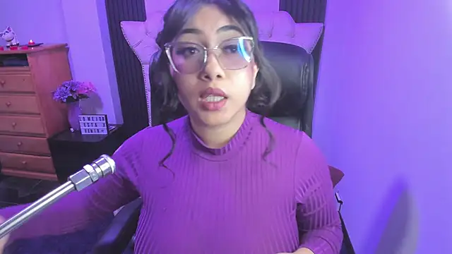 Sexy cristall  online show from February 2026 07:02:01 PM