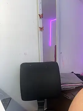 nix white online show from November 2025 02:04:02 AM