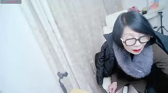 Snapshot of MaMa_1960 chatting on February 2025 04:22:01 PM MaMa 1960 online show from February 2025 04:22:01 PM