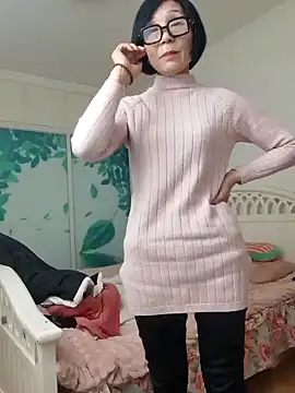 Snapshot of MaMa_1960 chatting on January 2025 04:03:01 PM MaMa 1960 online show from January 2025 04:03:01 PM