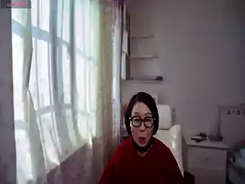 Snapshot of MaMa_1960 chatting on January 2025 03:15:02 AM MaMa 1960 online show from January 2025 03:15:02 AM