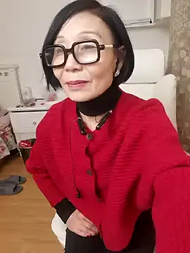 Snapshot of MaMa_1960 chatting on January 2025 02:36:01 AM MaMa 1960 online show from January 2025 02:36:01 AM