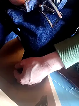 valou98 online show from March 2026 04:26:02 PM