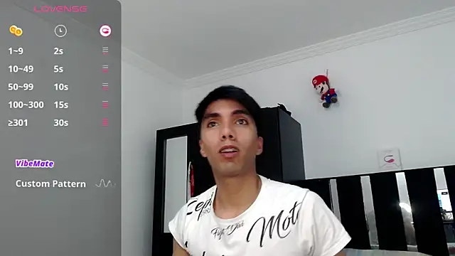 Snapshot of Marcosdfreitas chatting on October 2025 10:02:01 PM Marcosdfreitas online show from October 2025 10:02:01 PM