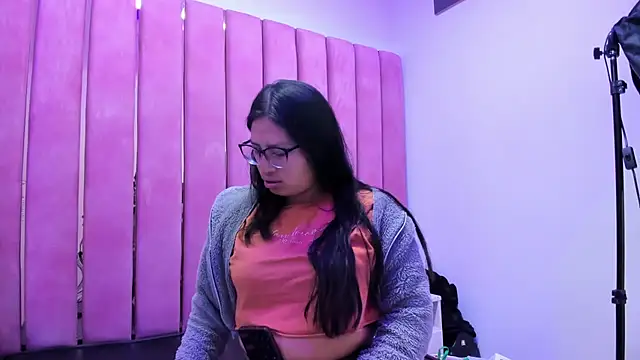 Miaa Smiith  online show from November 2025 03:29:01 AM