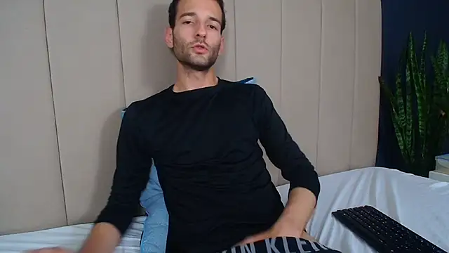 Snapshot of Christopher_saint chatting on April 2026 01:40:03 PM Christopher saint online show from April 2026 01:40:03 PM