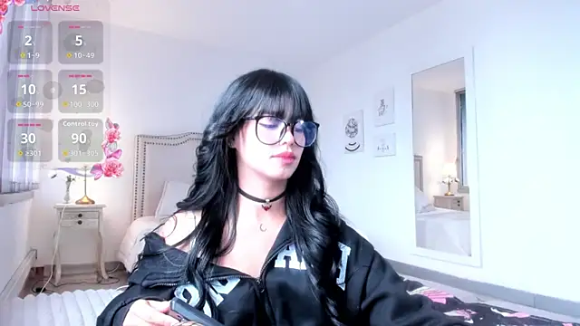 HannaKim online show from September 2025 05:24:01 PM