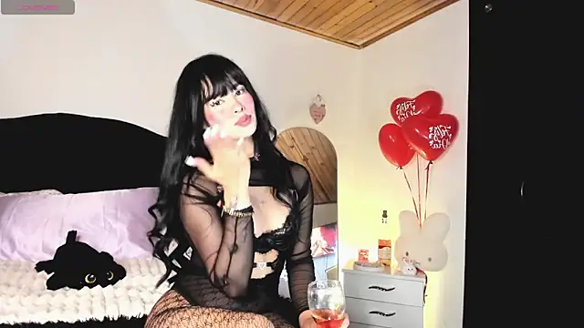 HannaKim online show from June 2026 11:28:02 PM