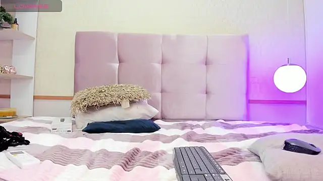 bunniestwosomee online show from February 2025 08:11:02 PM