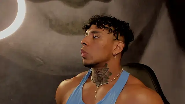 Snapshot of bradley_smith chatting on March 2025 06:17:02 PM bradley smith online show from March 2025 06:17:02 PM