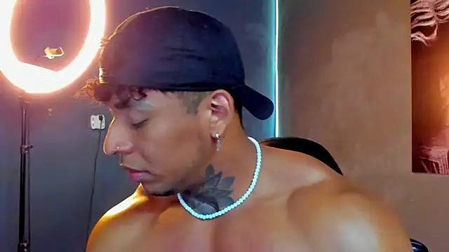 Snapshot of bradley_smith chatting on October 2025 09:30:01 AM bradley smith online show from October 2025 09:30:01 AM