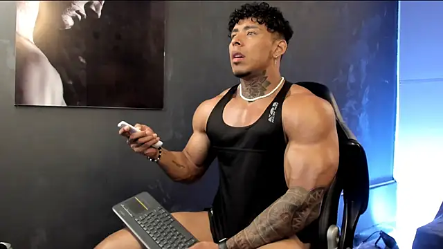 Snapshot of bradley_smith chatting on November 2025 02:12:01 AM bradley smith online show from November 2025 02:12:01 AM