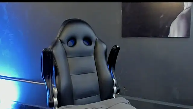 Snapshot of bradley_smith chatting on November 2025 08:46:01 PM bradley smith online show from November 2025 08:46:01 PM