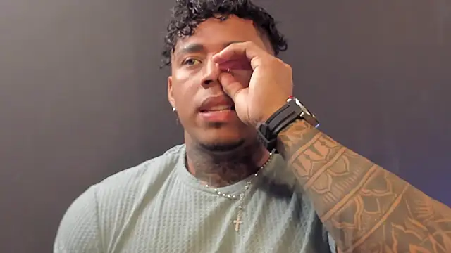 Snapshot of bradley_smith chatting on November 2025 03:56:01 AM bradley smith online show from November 2025 03:56:01 AM