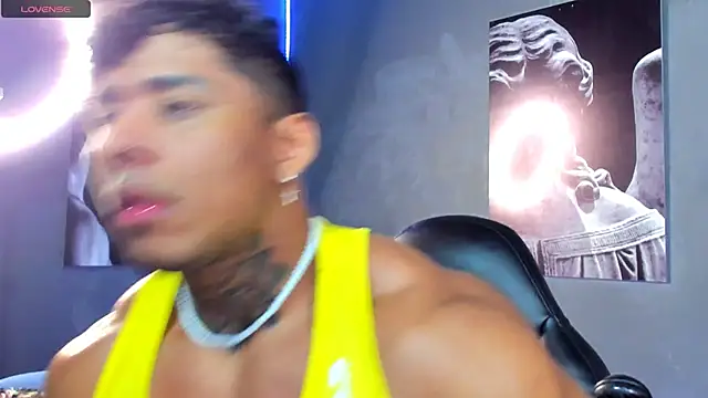 Snapshot of bradley_smith chatting on October 2025 04:00:01 AM bradley smith online show from October 2025 04:00:01 AM