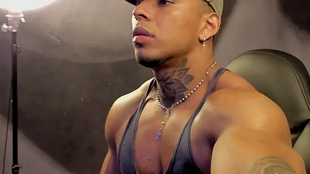 Snapshot of bradley_smith chatting on March 2025 10:21:02 AM bradley smith online show from March 2025 10:21:02 AM