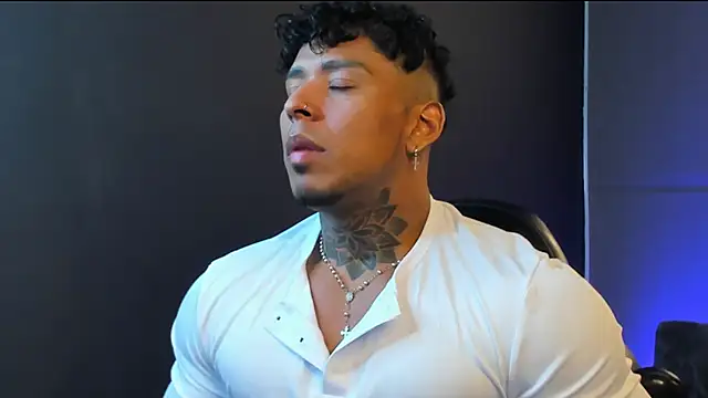 Snapshot of bradley_smith chatting on October 2025 04:22:02 AM bradley smith online show from October 2025 04:22:02 AM