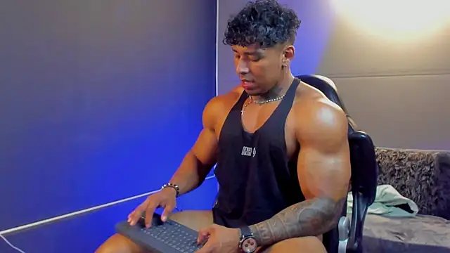 Snapshot of bradley_smith chatting on November 2025 09:56:01 AM bradley smith online show from November 2025 09:56:01 AM