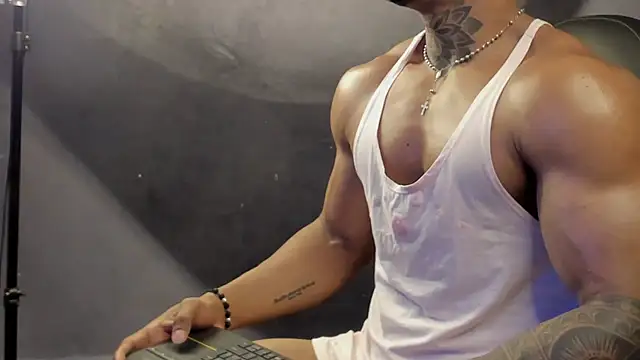 Snapshot of bradley_smith chatting on March 2025 02:53:02 PM bradley smith online show from March 2025 02:53:02 PM