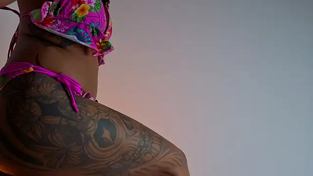 Snapshot of ChannelCox1 chatting on February 2026 05:44:01 PM ChannelCox1 online show from February 2026 05:44:01 PM