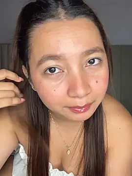 Snapshot of queen_angelique chatting on February 2026 10:22:02 PM queen angelique online show from February 2026 10:22:02 PM