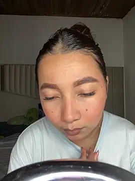 Snapshot of queen_angelique chatting on February 2026 03:05:02 AM queen angelique online show from February 2026 03:05:02 AM