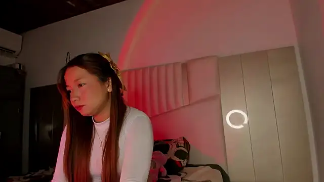 queen angelique online show from November 2025 02:01:01 AM