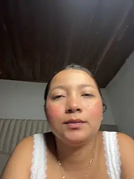 queen angelique online show from April 2026 08:27:01 PM