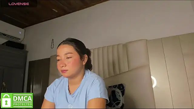 Snapshot of queen_angelique chatting on February 2026 02:50:02 AM queen angelique online show from February 2026 02:50:02 AM