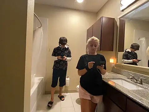 girlfriendmissy online show from March 2025 08:10:02 PM