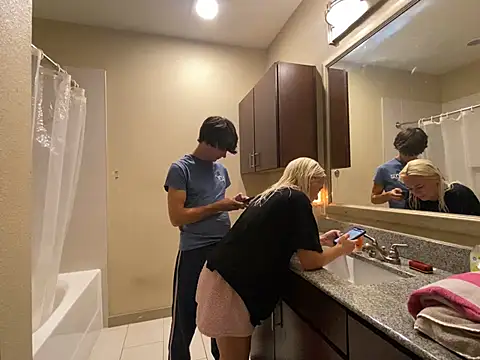 girlfriendmissy online show from March 2025 09:43:02 PM