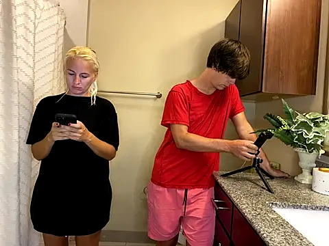 girlfriendmissy online show from September 2025 04:47:02 PM