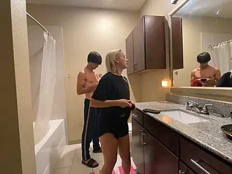 girlfriendmissy online show from March 2025 02:41:01 AM