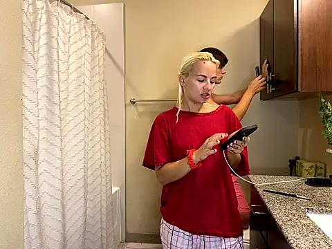 girlfriendmissy online show from October 2025 03:56:01 PM