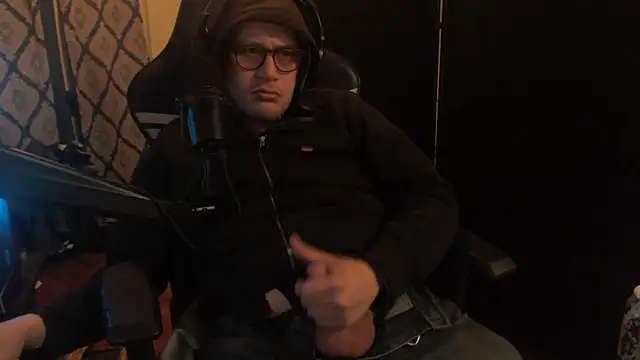 chicostick413 online show from February 2026 02:18:01 AM