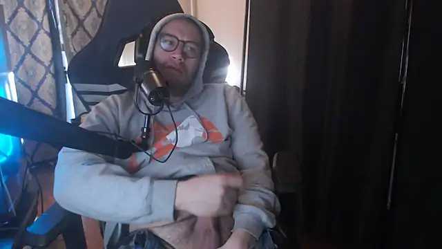 chicostick413 online show from March 2026 12:16:02 PM