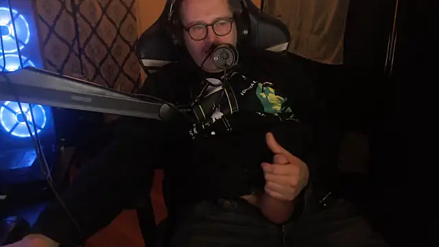 chicostick413 online show from February 2026 12:52:02 AM