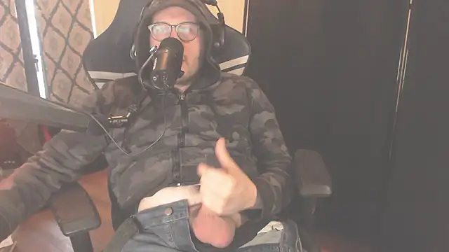 chicostick413 online show from February 2026 08:14:02 PM