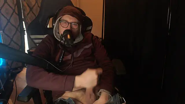 chicostick413 online show from March 2026 08:18:01 PM